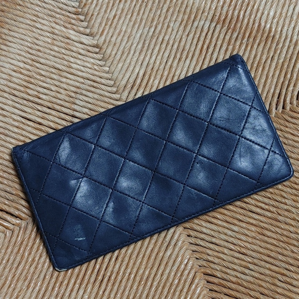 Vintage CHANEL Navy Quilted Leather Wallet - Picture 5 of 17